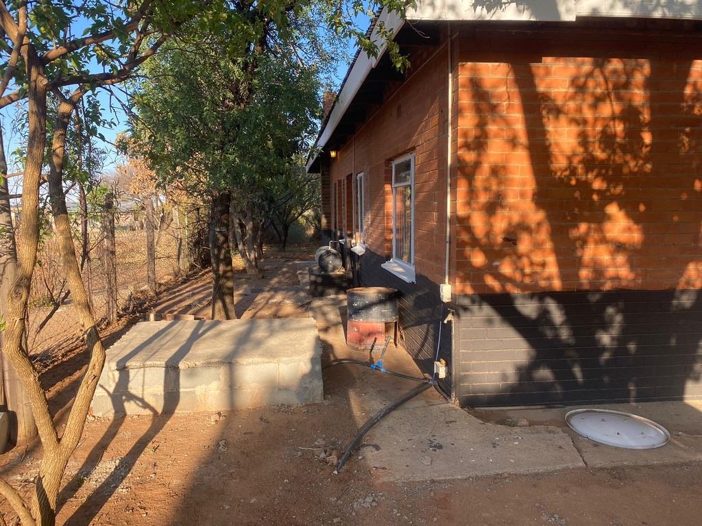 5 Bedroom Property for Sale in Dealesville Free State
